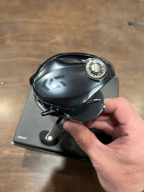 Daiwa Tatula 300H Casting Reel Right Hand Near Mint